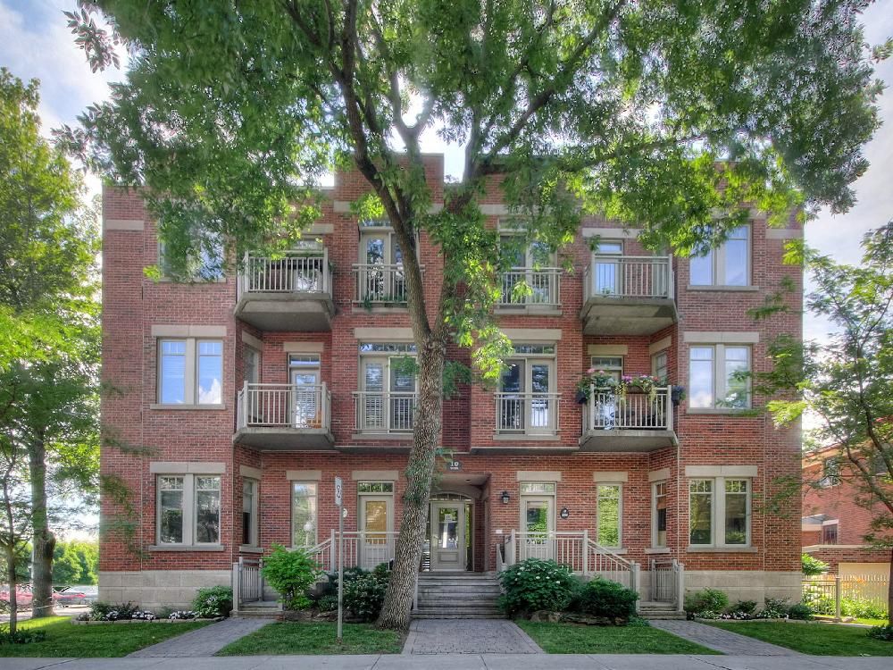 Random Sampler Recent realestate transactions in Westmount, Pointe