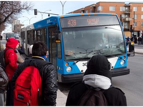 The STM 439 express bus arrives at stop to pick-up passengers, at the corner of Beaubien and Pie-IX. As of April 18, 2018, the real-time progress of Montreal buses along their routes can be viewed on beta.stm.info.