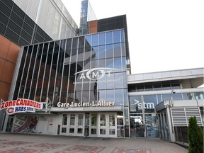 The AMT merely rents the space at Lucien L'Allier station, so the closings of an exit were negotiated between the Bell Centre and Cadillac Fairview, which is building the Deloitte Tower that will eventually connect to Windsor Station.