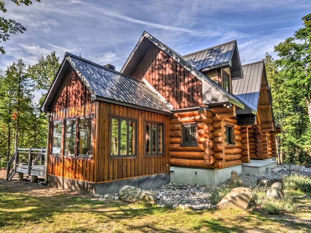 A quintessentially Canadian Cabin in the woods of West Quebec ...