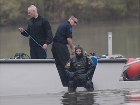 Divers with the provincial police were still searching the river late Saturday afternoon for a missing woman from St-Georges-de-Champlain.