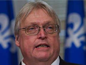 Quebec Health Minister Gaétan Barrette's plan to allow private medical clinics to charge "accessory" fees - some of which are presently considered illegal  - is drawing fire from a patients' advocacy group.