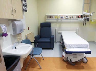 A typical examining room in the yellow section of the emergency department at the new Montreal Children's Hospital at the Glen Site in Montreal Thursday May 21, 2015.  Yellow refers to the level of care necessary for a patient in that part of the ER.  There are two other sections: red and green.