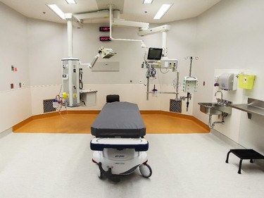 A typical treatment room in the red section of the emergency department at the new Montreal Children's Hospital at the Glen Site in Montreal Thursday May 21, 2015.  Red refers to the level of care necessary for a patient in that part of the ER.  There are two other sections: green and yellow.