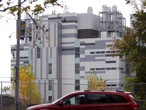 A view of  the MUHC superhospital from from Westmount. Excessive noise coming from the site has prompted residents to seek authorization for a class action.