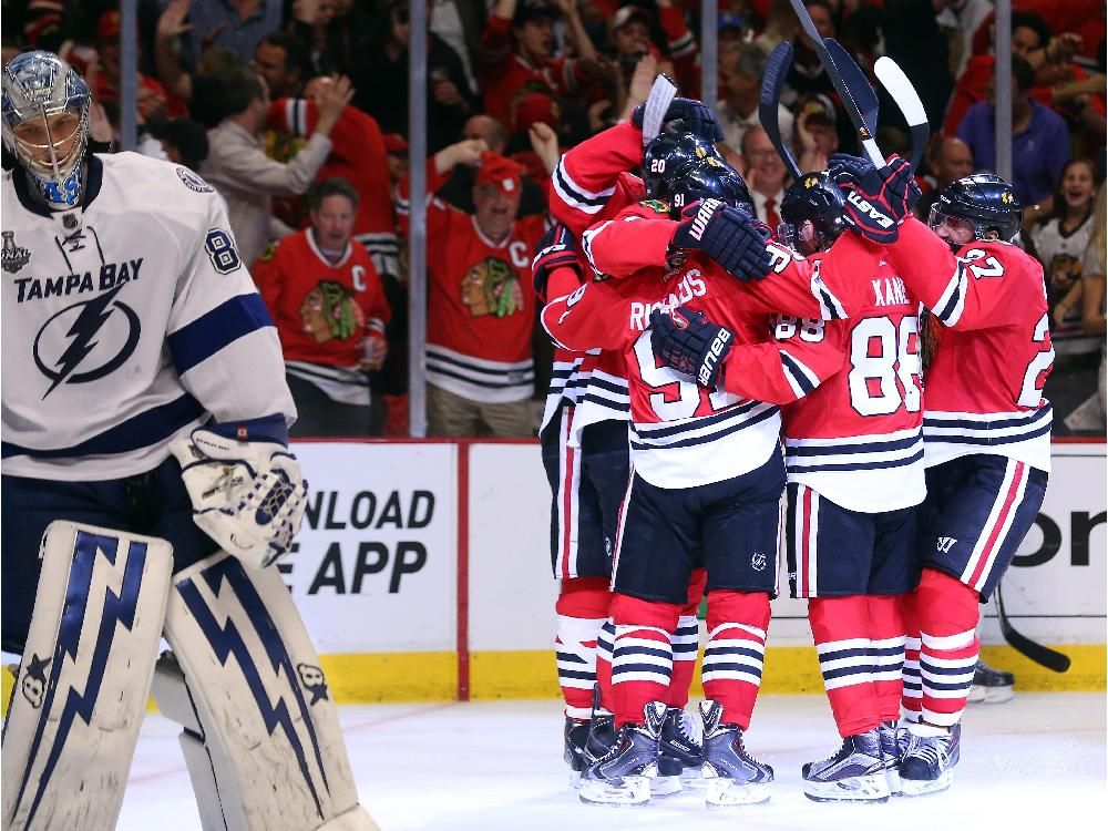 Blackhawks tie up the series with 2-1 win over Lightning