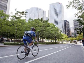 Quebec's outdated Highway Safety Code doesn't oblige cyclists to make use of bicycle lanes.