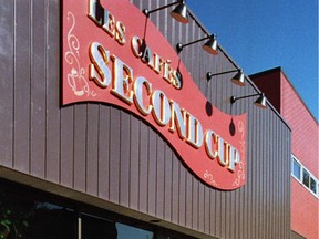 Second Cup has voluntarily added "cafés" to its signage