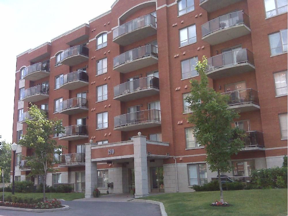 Random Sampler Recent realestate transactions in PointeClaire, Île