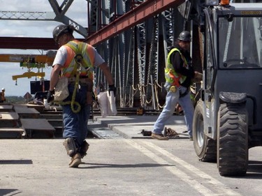 The Jacques Cartier and Champlain Bridge Incorporated (JCCBI) invited a few members of the media to participate in a special tour of the  Mercier Bridge's construction site on Wednesday morning.