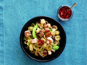 Pasta, shrimp and cauliflower are heated up with chili-flavoured oil.