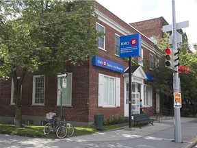 A 30-year-old Hasidic man was assaulted after leaving this Outremont bank, Aug. 21, 2015.