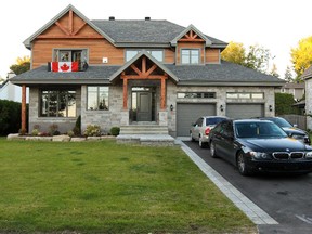 House at 601 Lakeshore Rd. in Beaconsfield.