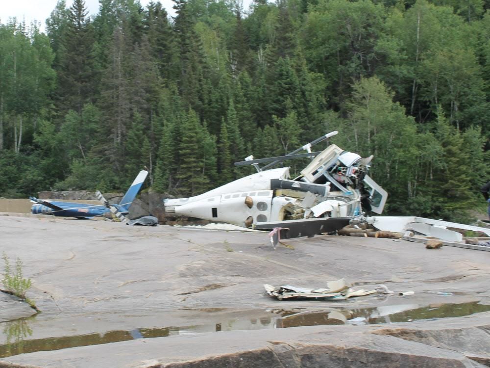Helicopter crashes near SeptÎles, two dead and three injured