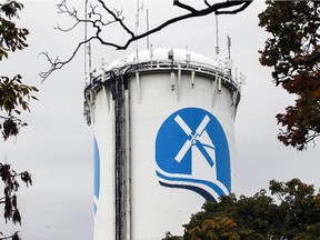 The Pointe-Claire water tower was painted with the city's new municipal logo inn October 2015. (John Mahoney / MONTREAL GAZETTE)