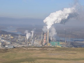 Emissions from bitumen upgrading facilities in the Athabasca oilsands outside Fort McMurray, Alta., are a major source of polycyclic aromatic hydrocarbons, or PAHs, according to a study by  Environment Canada and Queen's University.