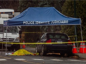 A 43-year-old man was found dead sitting in his vehicle on Beaujolais Street in Brossard, on Thursday, November 12, 2015. Crime scene technicians are investigating the scene.