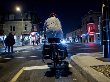 A view of the bike lane on Rue Rachel at the intersection with Rue Saint-Hubert, on Wednesday November 25, 2015, in Montreal, Quebec. The Pembina Institute think-tank which focuses on energy looked at all major Canadian cities and found Montreal has the most paths and also the most bike accidents. The study used figures from 2008. (Giovanni Capriotti / MONTREAL GAZETTE)