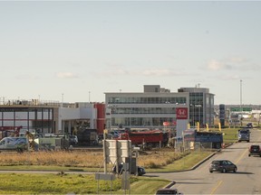 New building construction just west of the Château Vaudreuil, next to the Honda dealership on the eastbound service road of Highway 40 in Vaudreuil-Dorion will be a Nissan car dealership.
 (Peter McCabe / MONTREAL GAZETTE)