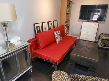 The den does double duty as a guest room. (John Mahoney / MONTREAL GAZETTE)
