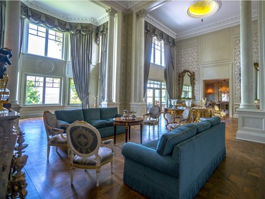 Living room. 
(Photo courtesy of Royal LePage.)