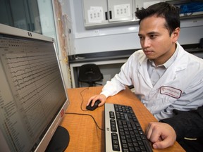 Dr. Thanh Dang-Vu in his lab at Concordia’s PERFORM Centre.