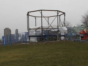Mordecai Richler Gazebo on Mount Royal on Dec. 1, 2015. The gazebo honouring Richler was supposed to be finished by the end of September. But with winter approaching, the city now says the work will resume in the spring.