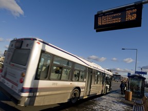 The Société de transport de Laval will test on-board fare payment by credit card on six routes: 20, 39, 48, 60, 63 and 73.