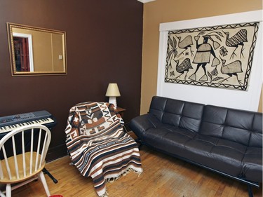 The living room. (John Mahoney / MONTREAL GAZETTE)
