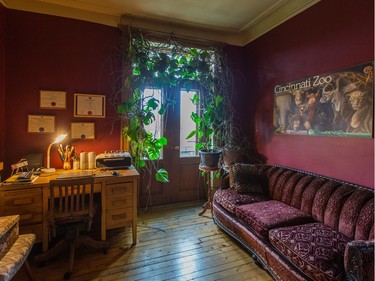 A view of the office at Johanne Giguere's home in the Plateau. (Dario Ayala / Montreal Gazette)