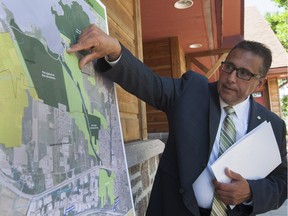 Pierrefonds-Roxboro Mayor Jim Beis talks at a press conference in 2015 about details of a development project for Pierrefonds West. (John Kenney / MONTREAL GAZETTE)