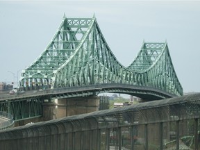 A view of the Jacques-Cartier bridge.