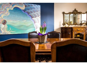 Linda Rose's dining room in her Westmount condo. (Dave Sidaway / MONTREAL GAZETTE)