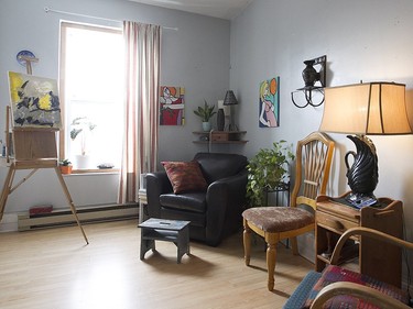 The painting studio in the apartment. (Pierre Obendrauf / MONTREAL GAZETTE)