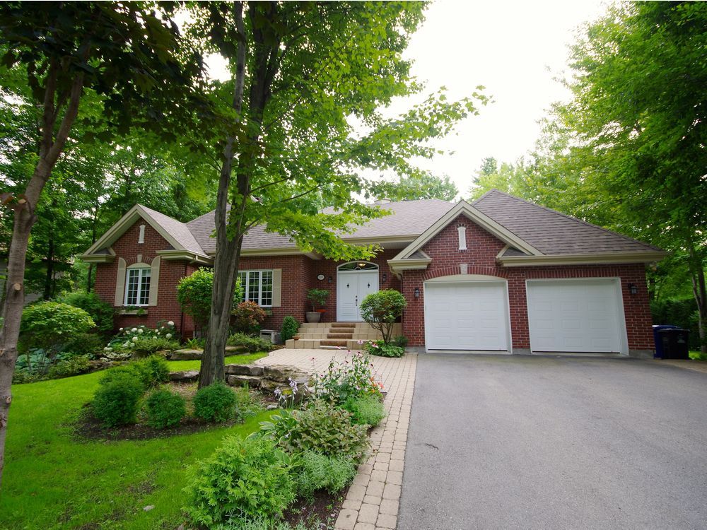 Random Sampler Recent realestate transactions in StLazare, Dorval