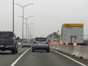 The Île-aux-Tourtes Bridge will be down a lane this weekend.