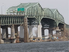 A view of the Champlain Bridge.