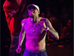 Chris Brown wants you to know that Chris Brown doesn't hurt his fans.