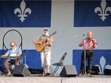 Groupe "Vent de l'Ouest" at Bourgeau Park. Photo by Norman Davidson
