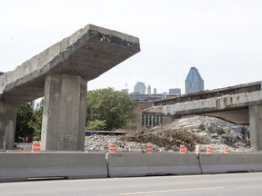 The right lane heading to Montreal on the Bonaventure Expressway will close July 27, 2016 at 5 a.m.