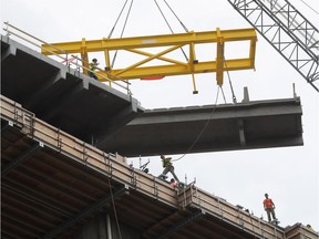 Deck replacement work on the Mercier Bridge means traffic will be closed on the side of the bridge headed toward the South Shore this weekend, with traffic rerouted to the other side, with one lane of traffic running in each direction.