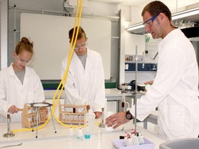 Since September 2015, students have access to a brand-new state-of-the-art science lab. (Photo courtesy of AvH)