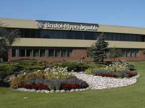 Bristol-Myers Squibb building in St. Laurent.  I hope it works.  If it does, could you please deposit it in Merlin Promotion for the Pharmaceutical Outlook section? (Promotion)
The Bristol-Myers Squibb offices in St. Laurent.
