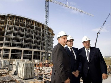 Concordia alumnus Jonathan Wener (right), CEO of Canderel, with Michael Sabia, CEO of Bell, and Sam Gewurz, president  of Proment Corp (left) at the Bell Campus site on Nun's Island in 2007.