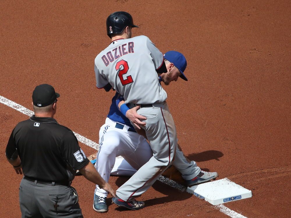 Blue Jays rally late to get past Twins 7-6