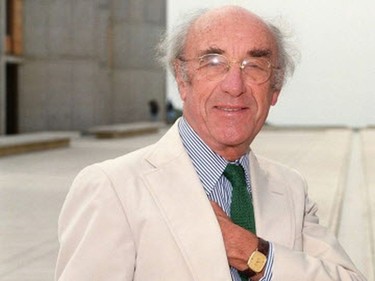Roger Guillermin, winner of the 1977 Nobel prize for medicine, at the Salk Institute in 1995.