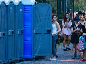 People might be charging their smartphones a whole new way next Osheaga if British researchers are able to refine a new fuel cell that converts urine to electricity.