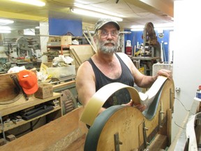 Bowyer Rodney Wright at his Eastern Townships workshop. (Richard Andrews / Montreal Gazette)