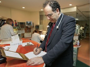 Dr. Paul Saba in the emergency department at the Centre Hospitalier de Lachine February 20, 2007.