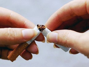 According to François Damphousse, Quebec director of the Non-Smokers' Rights Association, smoking outside buildings is the cause of innumerable complaints from the public.